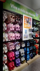 crocs shopping la plage guaruja (1)